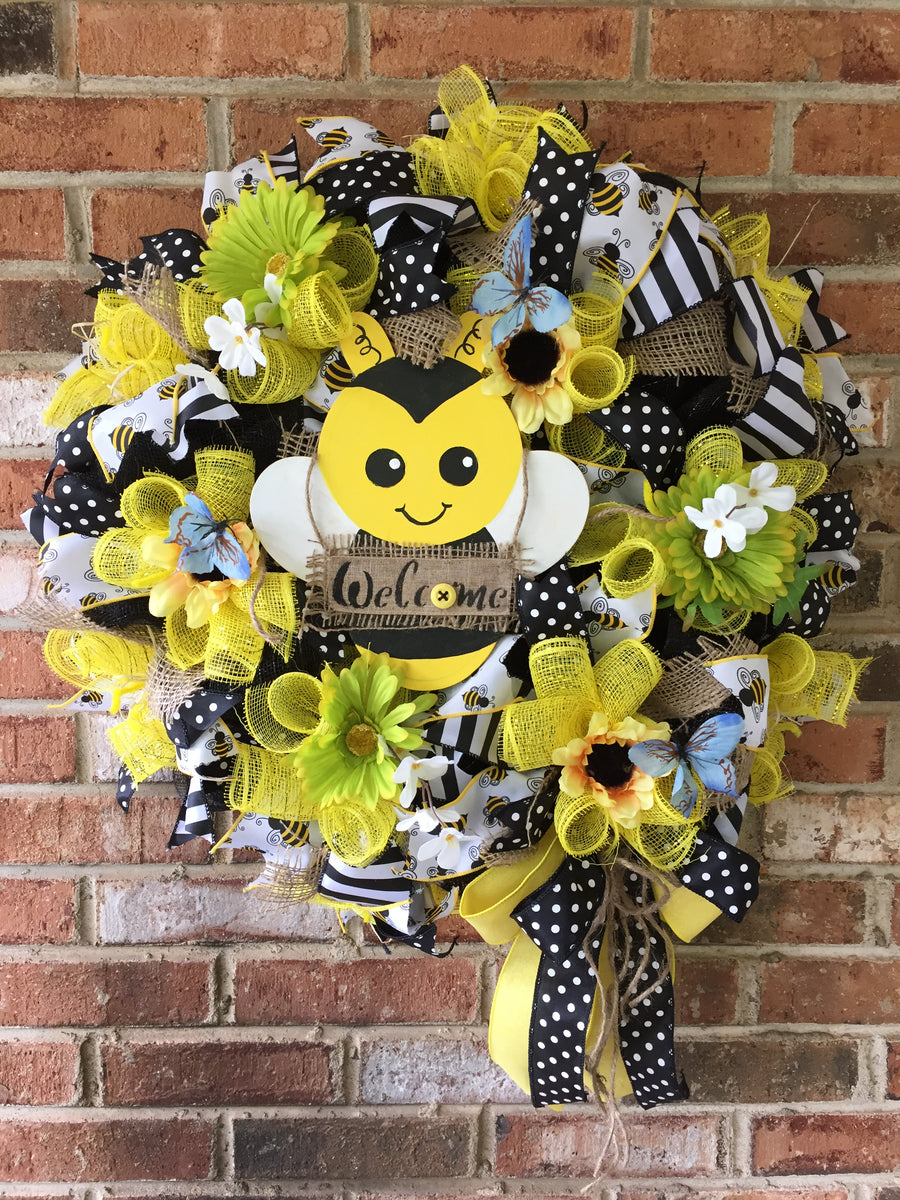 Bumble Bee Wreaths - She Shed Home Decor