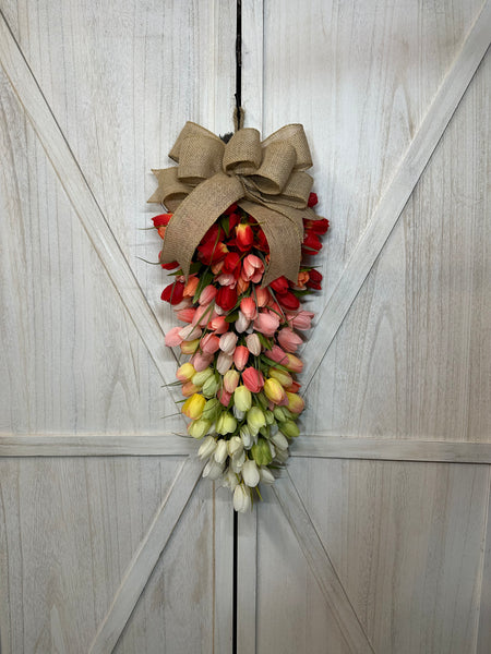 Tulips Teardrop Wreath - Hombre