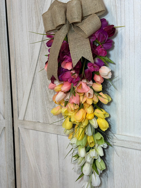 Tulips Teardrop Wreath - Ombre
