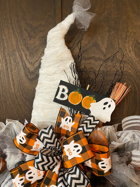 Witch Hat Wreath - Ghost Theme