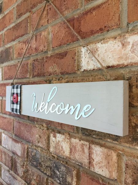 Welcome Sign with Black & Whited Plaid