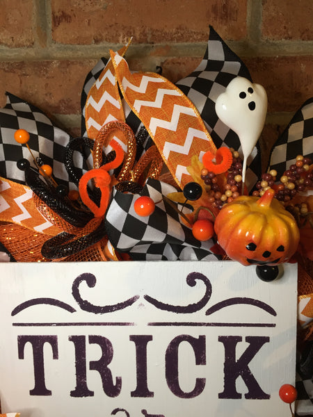 Trick or Treat Pumpkin Wreath