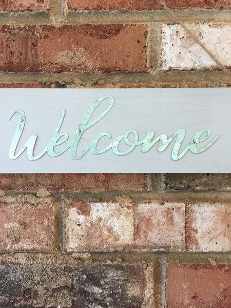 Welcome Sign with Black & Whited Plaid