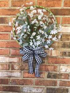 Hoop Wreath - Spray of Daisies