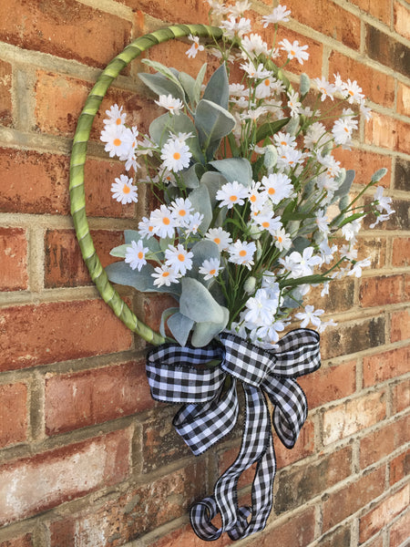 Hoop Wreath - Spray of Daisies