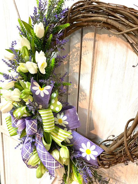 Tulips Grapevine Wreath - Green/White