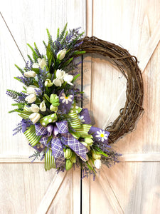 Tulips Grapevine Wreath - Green/White