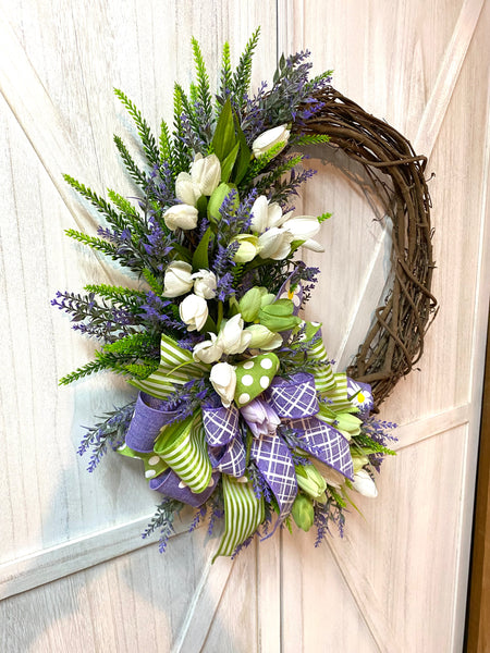 Tulips Grapevine Wreath - Green/White